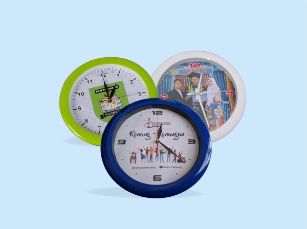 Jam dinding promosi custom dengan logo perusahaan